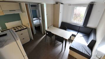 Mobile Home, 3 Bedrooms | 2 bedrooms, iron/ironing board, cribs/infant beds, free WiFi