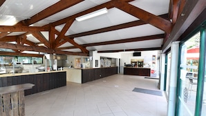 Bar-cafetería