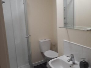 Chambre Double ou avec lits jumeaux, salle de bains attenante | Salle de bain