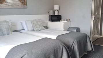 Standard Twin Room, Ensuite | Interior