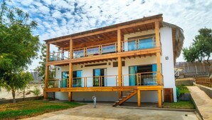 Mặt tiền nơi lưu trú