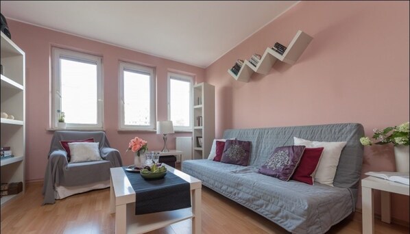 Economy Apartment | Bathroom | Shower, free toiletries, towels - P&O Apartments Bielany 4 (Warsaw)