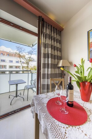 Economy Apartment | Living area | Flat-screen TV