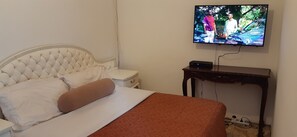 Standard Single Room, 1 Bedroom | Living area - KaRwizi (Harare)