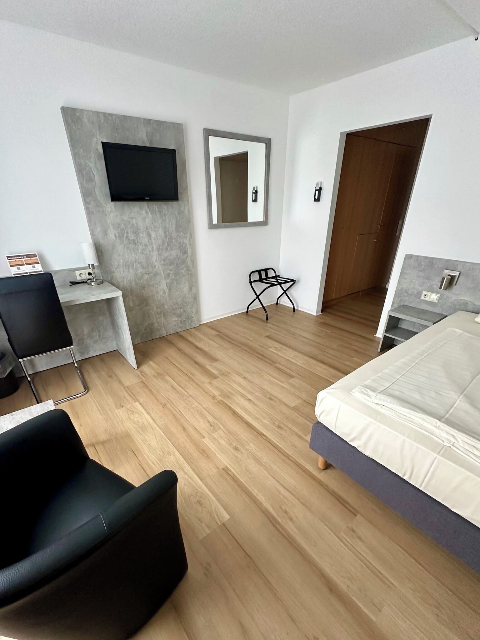 single room | 1 bedroom, in-room safe, desk, blackout curtains