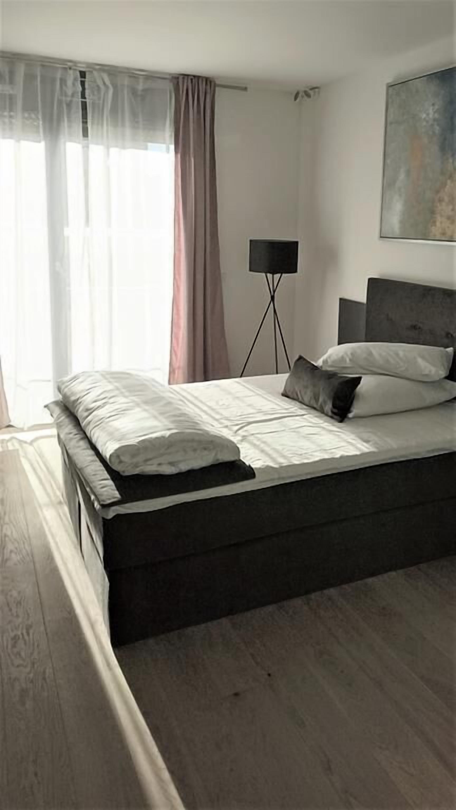 Apartment | Schreibtisch, schallisolierte Zimmer, kostenloses WLAN, Bettwäsche