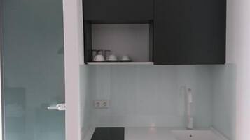 Apartment | Eigene Küche | Großer Kühlschrank, Mikrowelle, Herdplatte