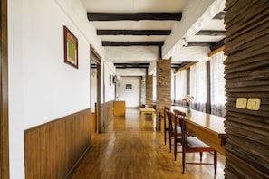 Villa | Free WiFi, bed sheets - Capital O 2640 Rumah Kayu Cottage Syariah (Parongpong)