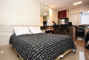 City Apartment, 1 Queen Bed, Non Smoking