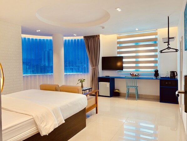 Suite, City View | Minibar, in-room safe, desk, soundproofing - Chill Box Premier Beach Hotel (Da Nang)
