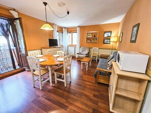 Living area - Apartamentos Gavín Biescas 3000 (Biescas)