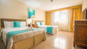 1 bedroom, desk, laptop workspace, blackout curtains