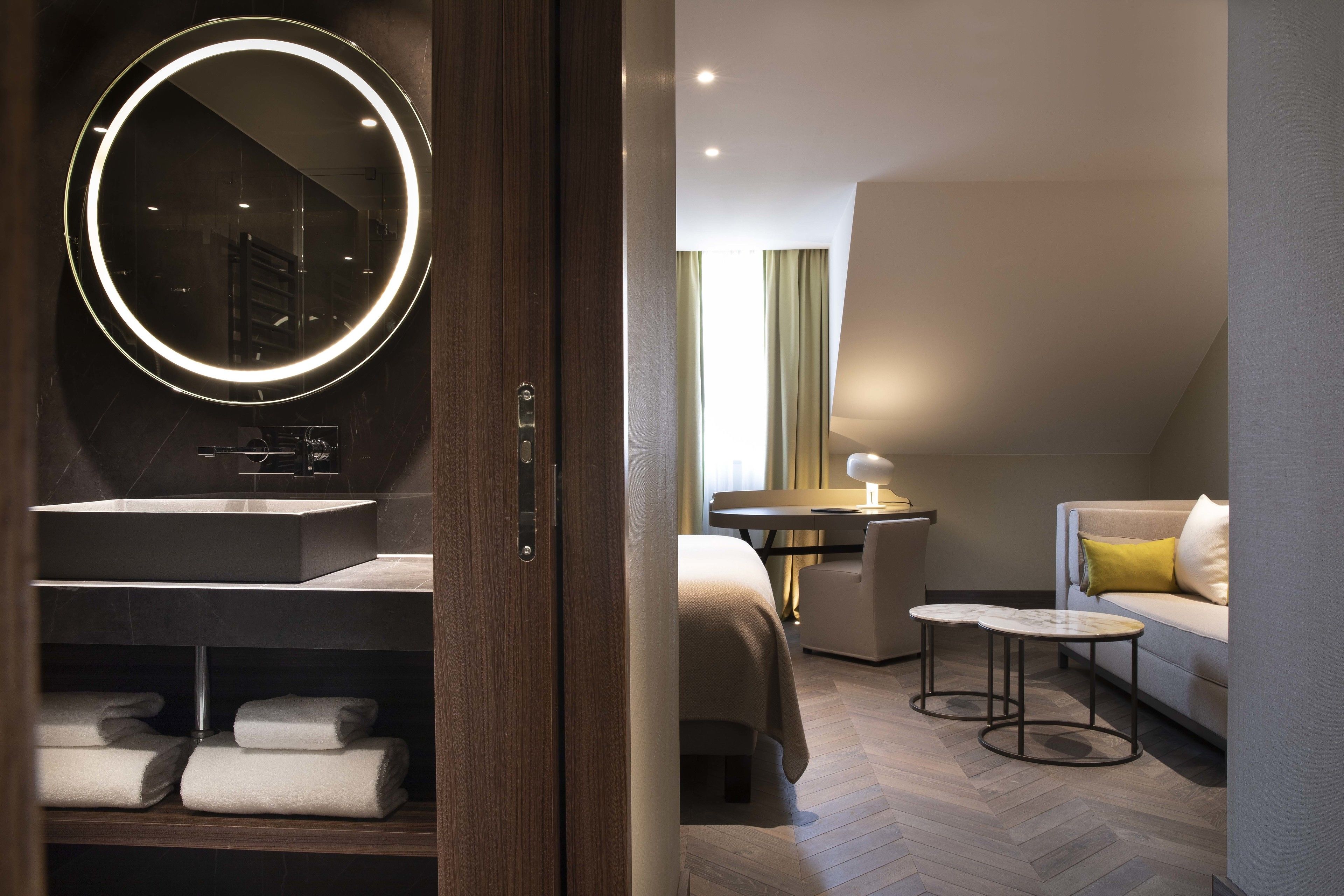 Phòng Suite Junior | Minibar, két bảo mật tại phòng, phòng cách âm 