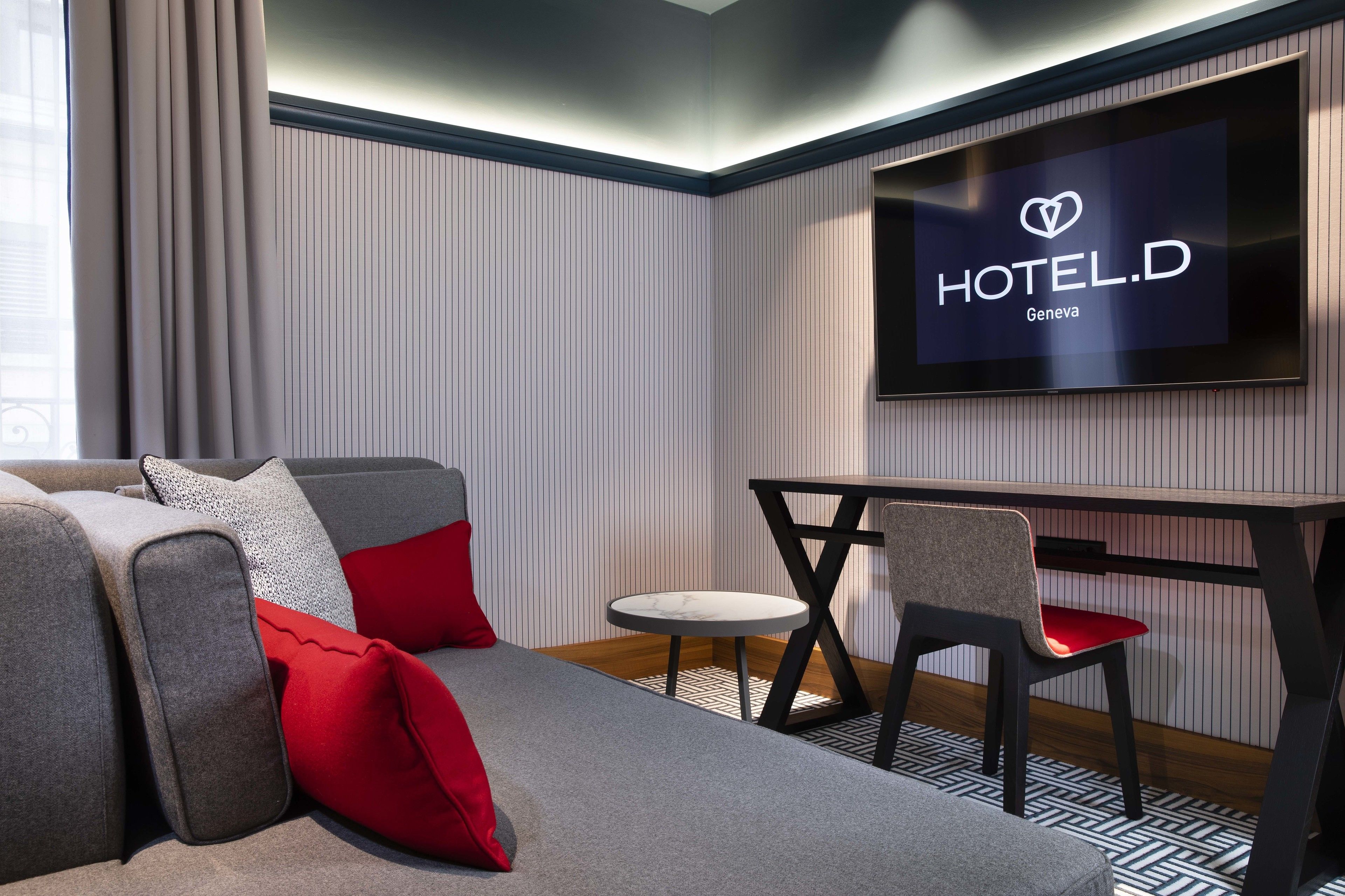 double room (deluxe) | 1 bedroom, minibar, in-room safe, soundproofing