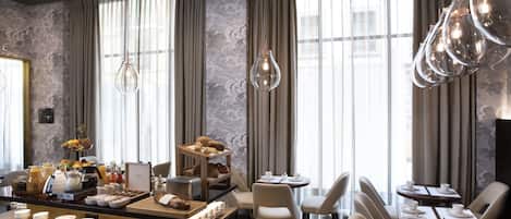 Daily buffet breakfast (CHF 27 per person)
