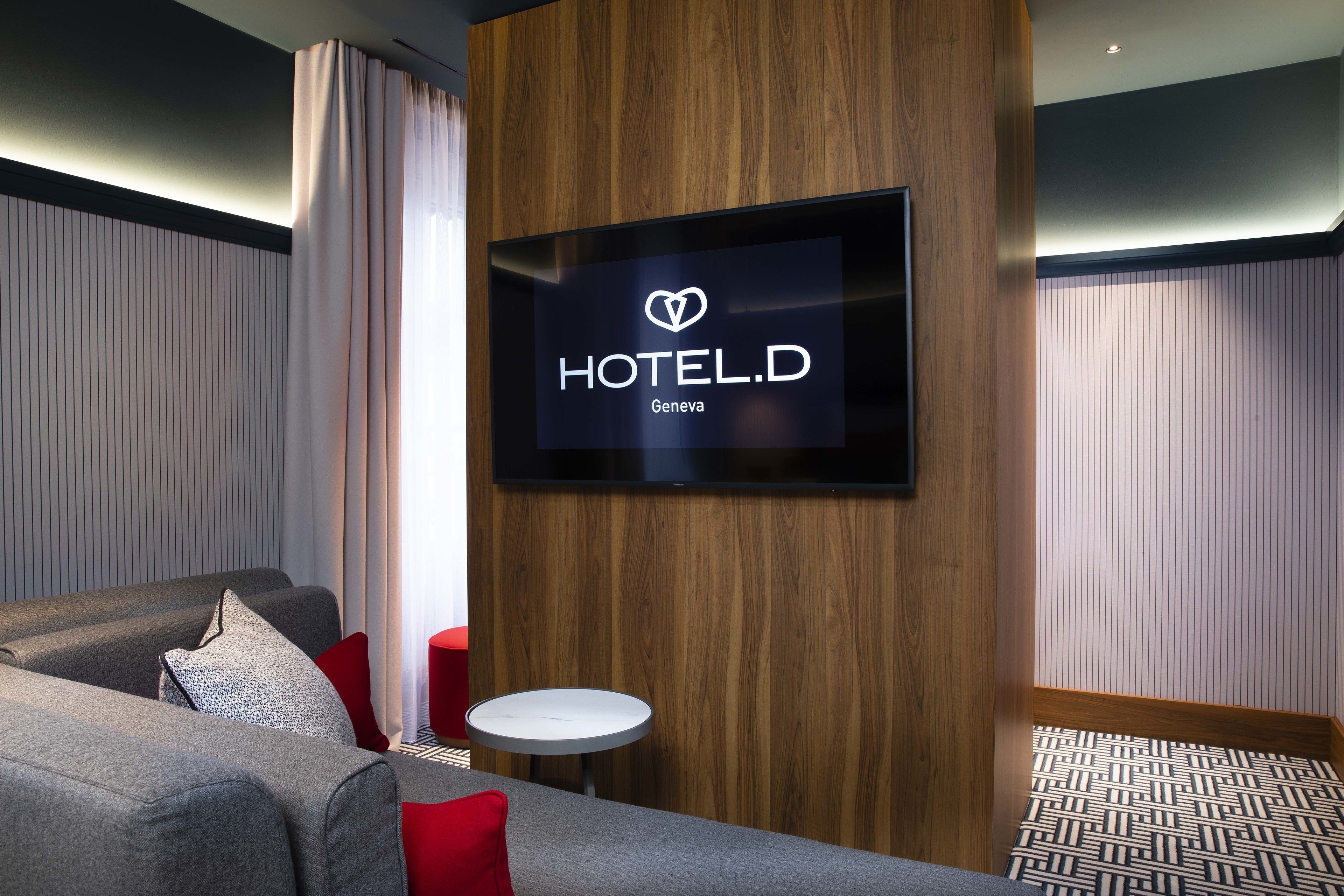 double room (deluxe) | 1 bedroom, minibar, in-room safe, soundproofing