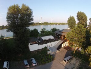 Property entrance - River Lodge (Vienna)
