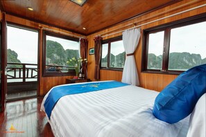 In-room safe, desk, blackout drapes, free WiFi - Sunlight Cruise (Hai Phong)
