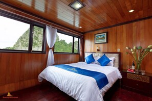 Deluxe Double or Twin Room | In-room safe, desk, blackout drapes, free WiFi - Sunlight Cruise (Hai Phong)