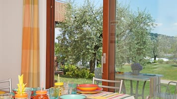 Apartment, 1 Schlafzimmer | Blick auf den Garten