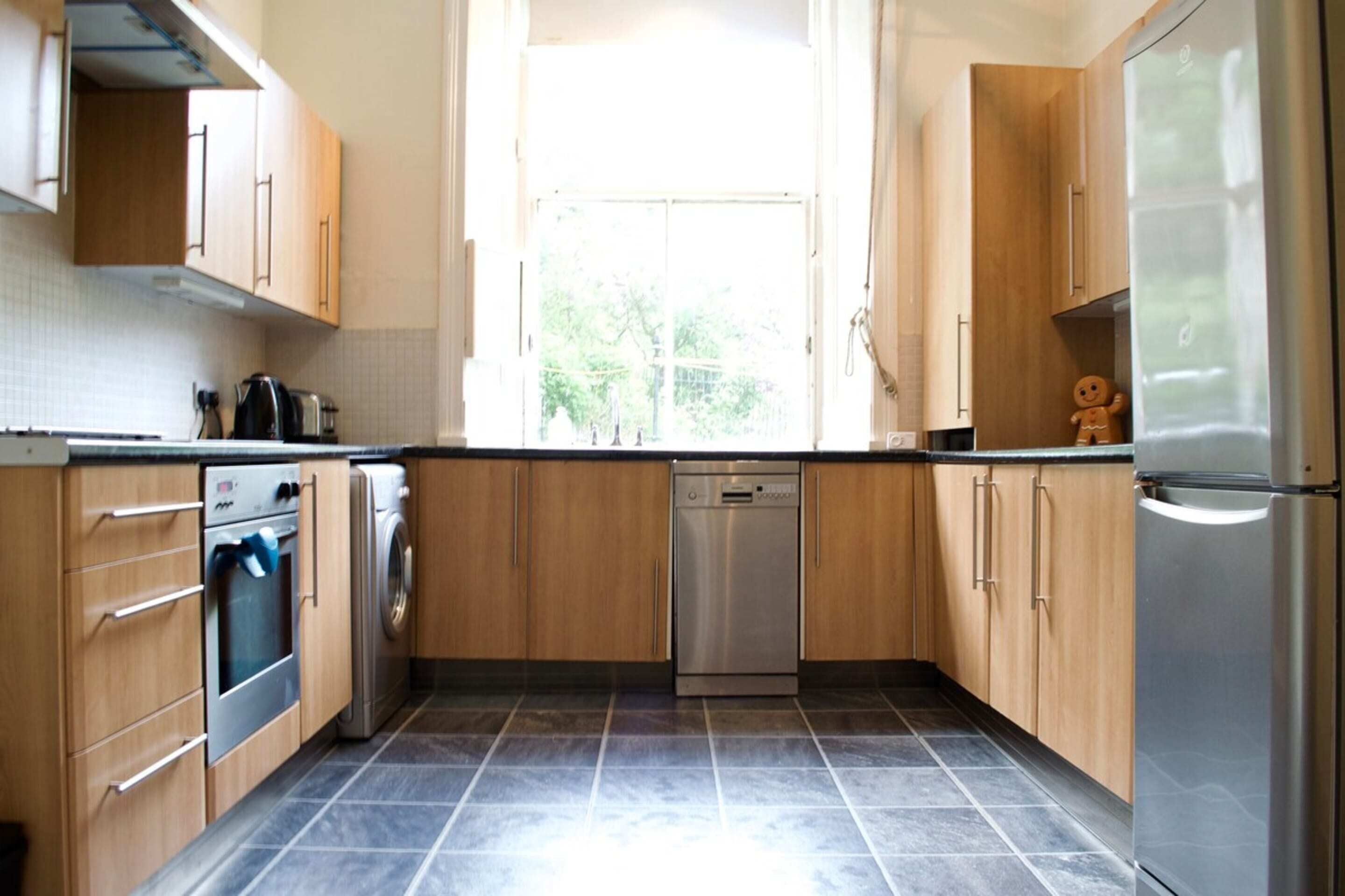 House (3 Bedrooms) | Private kitchen | Fridge, microwave, oven, stovetop