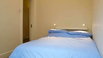 House (3 Bedrooms) | 3 bedrooms, premium bedding, laptop workspace, iron/ironing board