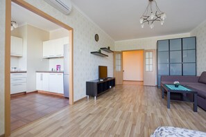 Apartment | 2 bedrooms, premium bedding, blackout curtains, iron/ironing board - Hello Apartment on Kolomyazhskiy 26 (St. Petersburg)