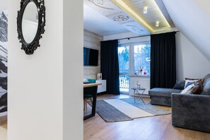 Deluxe-Apartment, Nichtraucher | Minibar, schallisolierte Zimmer, Bügeleisen/Bügelbrett, kostenloses WLAN