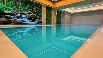 Innenpool, geöffnet von 12:00 Uhr bis 22:00 Uhr, Cabañas (kostenlos)
