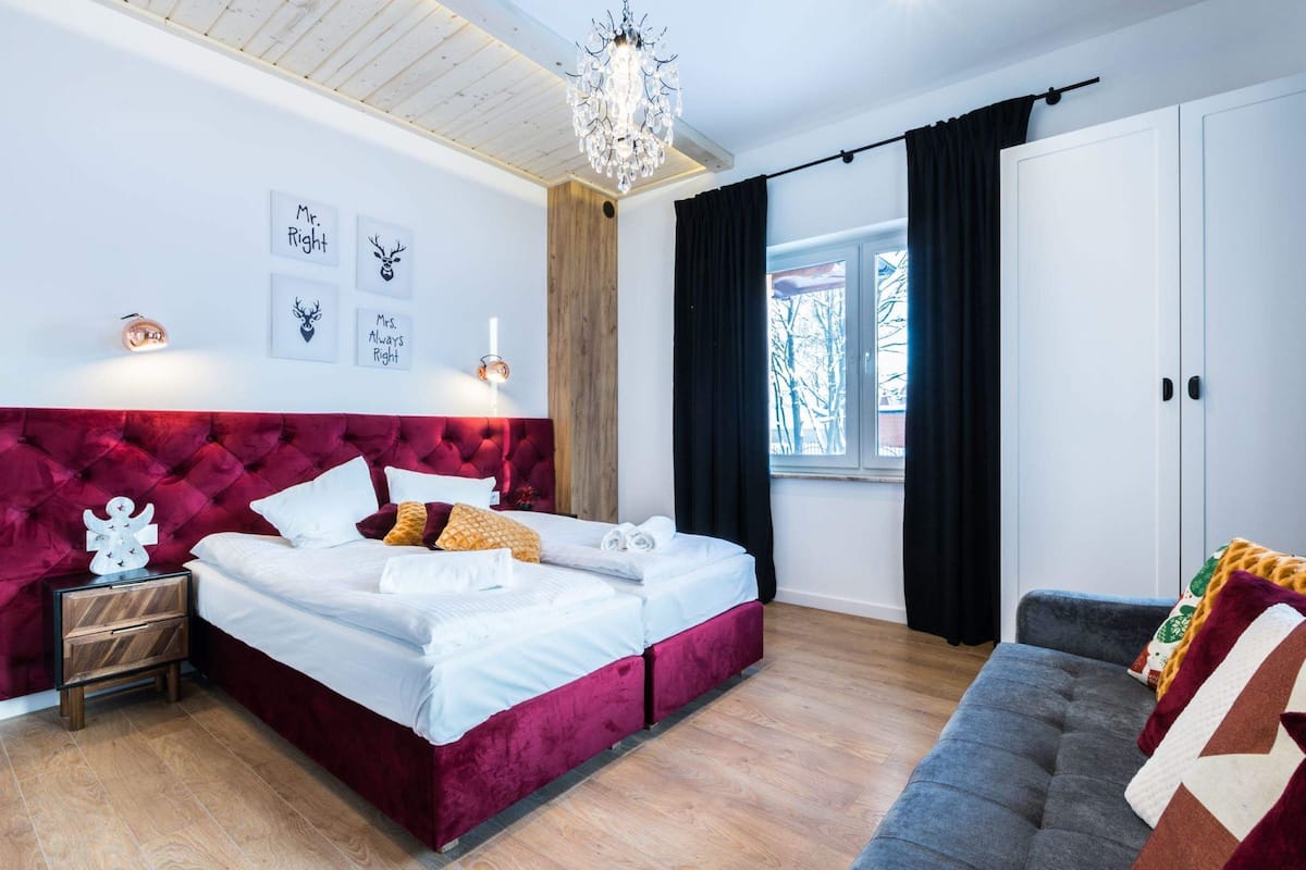 Deluxe Apartment | Minibar, soundproofing, iron/ironing board, free WiFi