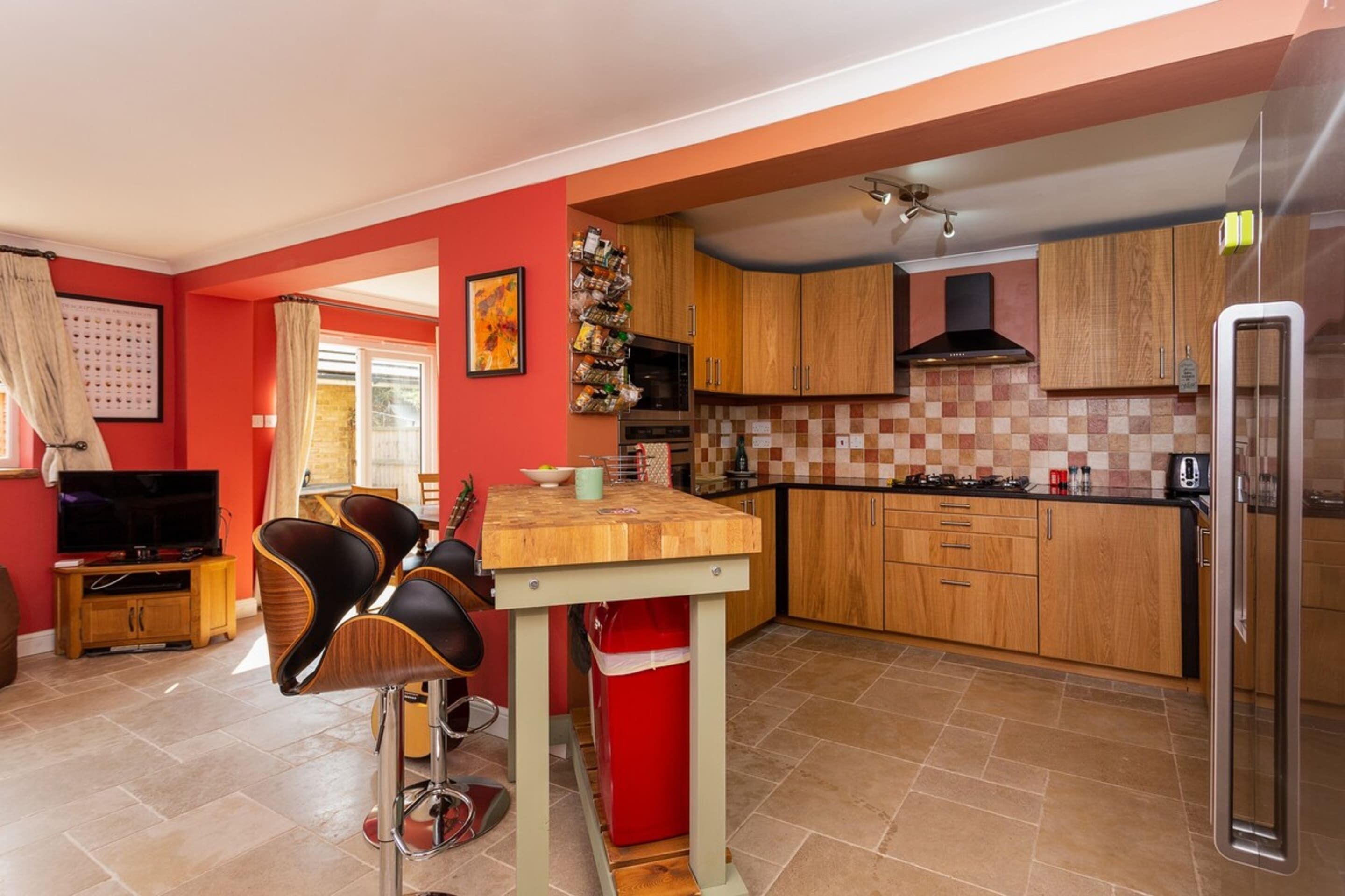 House (3 Bedrooms) | Private kitchen | Fridge, microwave, oven, stovetop