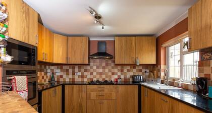 Spacious 3 Bedroom House With Garden in Bermondsey