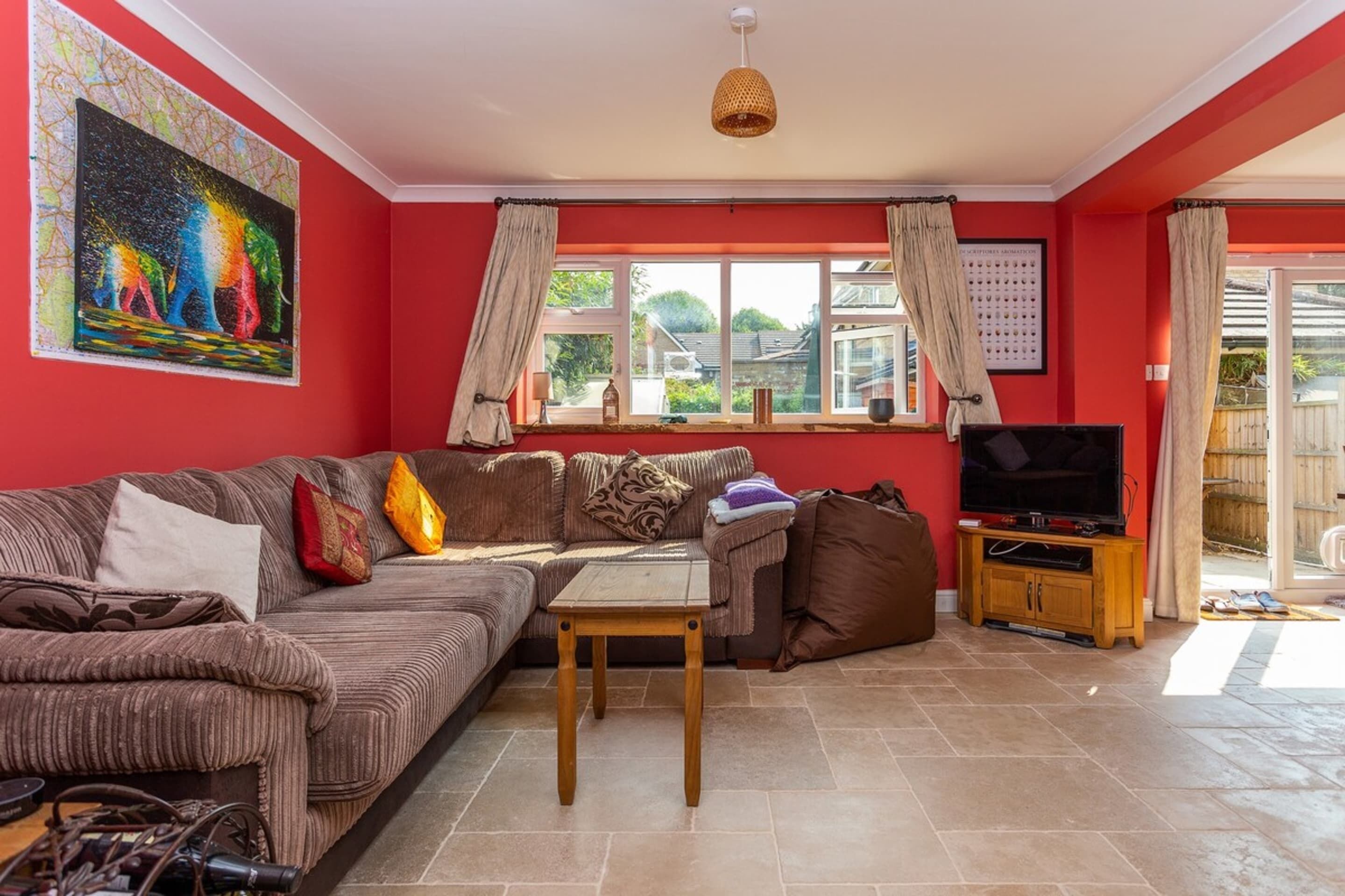 House (3 Bedrooms) | Living room | TV