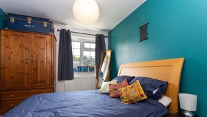 House (3 Bedrooms) - Spacious 3 Bedroom House With Garden in Bermondsey (London)