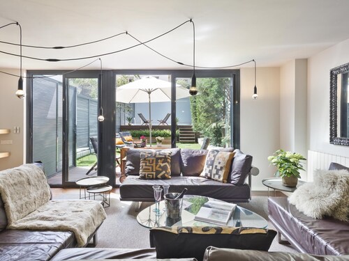 Duplex with private pool and garden in Sarrià 3 bedrooms sleeps 10 - WiFi