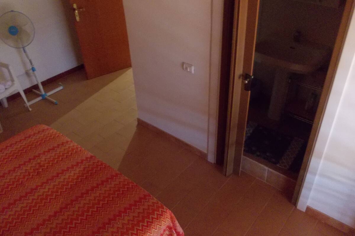 Dubbelrum - eget badrum | Skrivbord, mörkläggningsgardiner, strykjärn/strykbräda och extrasängar