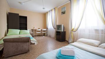 Economy-Apartment | 3 Schlafzimmer, hochwertige Bettwaren, Schreibtisch