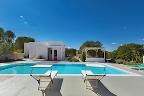 Seasonal outdoor pool - Trulli La Gaura (Carovigno)