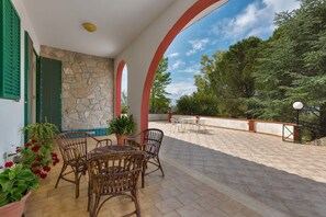 Classic-Villa, 3 Schlafzimmer | Ausblick vom Zimmer