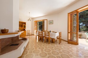 Maison Standard, 2 chambres | Restauration dans la chambre