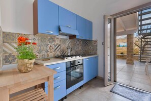 Comfort House, 2 Bedrooms | Private kitchen | Full-sized fridge, oven, stovetop, cookware/dishes/utensils - Villetta Daniela (Salve)