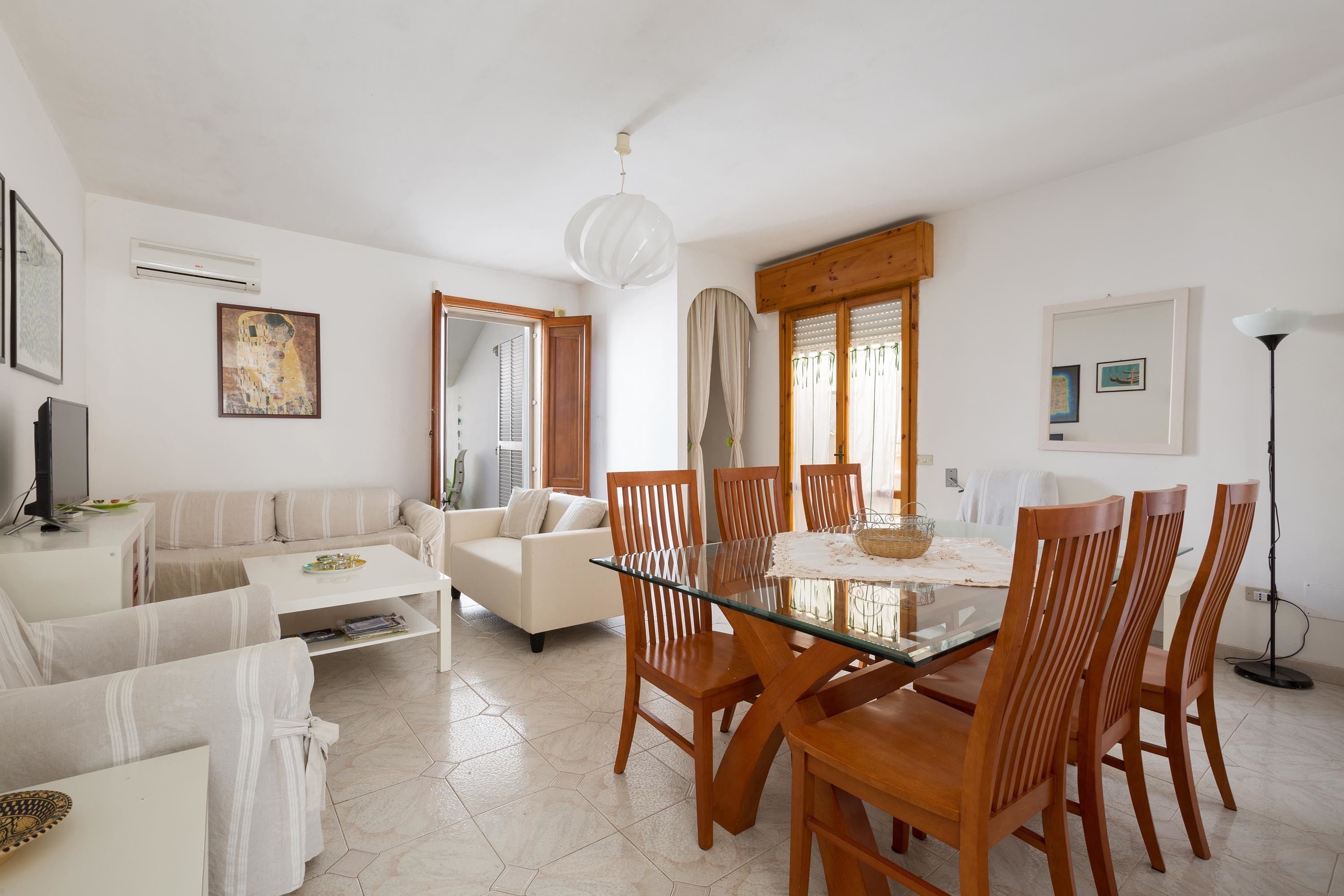 Comfort-Haus, 3 Schlafzimmer | Wohnbereich | Flachbildfernseher