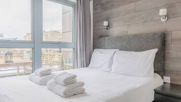 Apartment (2 Bedrooms) | 2 bedrooms, premium bedding, laptop workspace, iron/ironing board