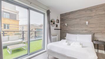 Apartment (2 Bedrooms) | 2 bedrooms, premium bedding, laptop workspace, iron/ironing board