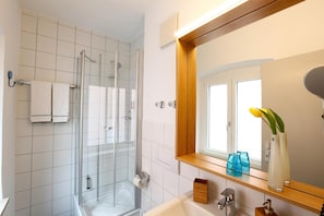Bathroom - Hotel Rosi (REGENSBURG)