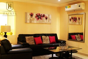 Apartment, 2 Bedrooms, Accessible | Living area