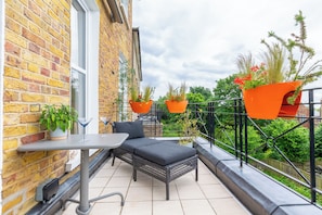 Terrace/patio - Bright 1 Bed Flat in West Hampstead With Balcony (London)