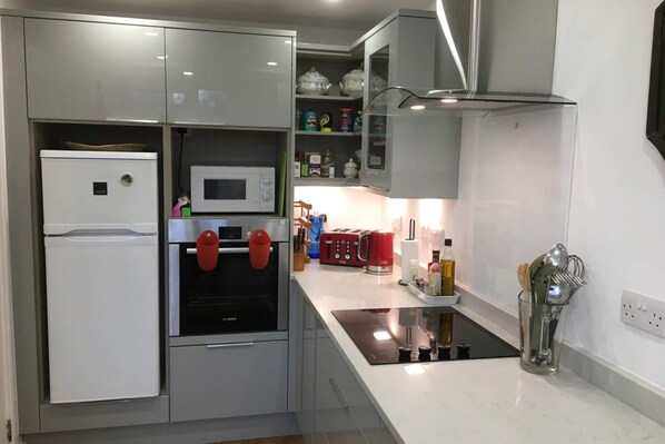 Apartment (2 Bedrooms) | Private kitchen