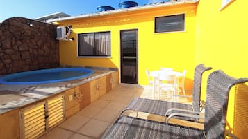 Penthouse urbano, varias camas, para no fumadores | Terraza o patio