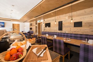 Tägliches inbegriffenes Frühstücksbuffet